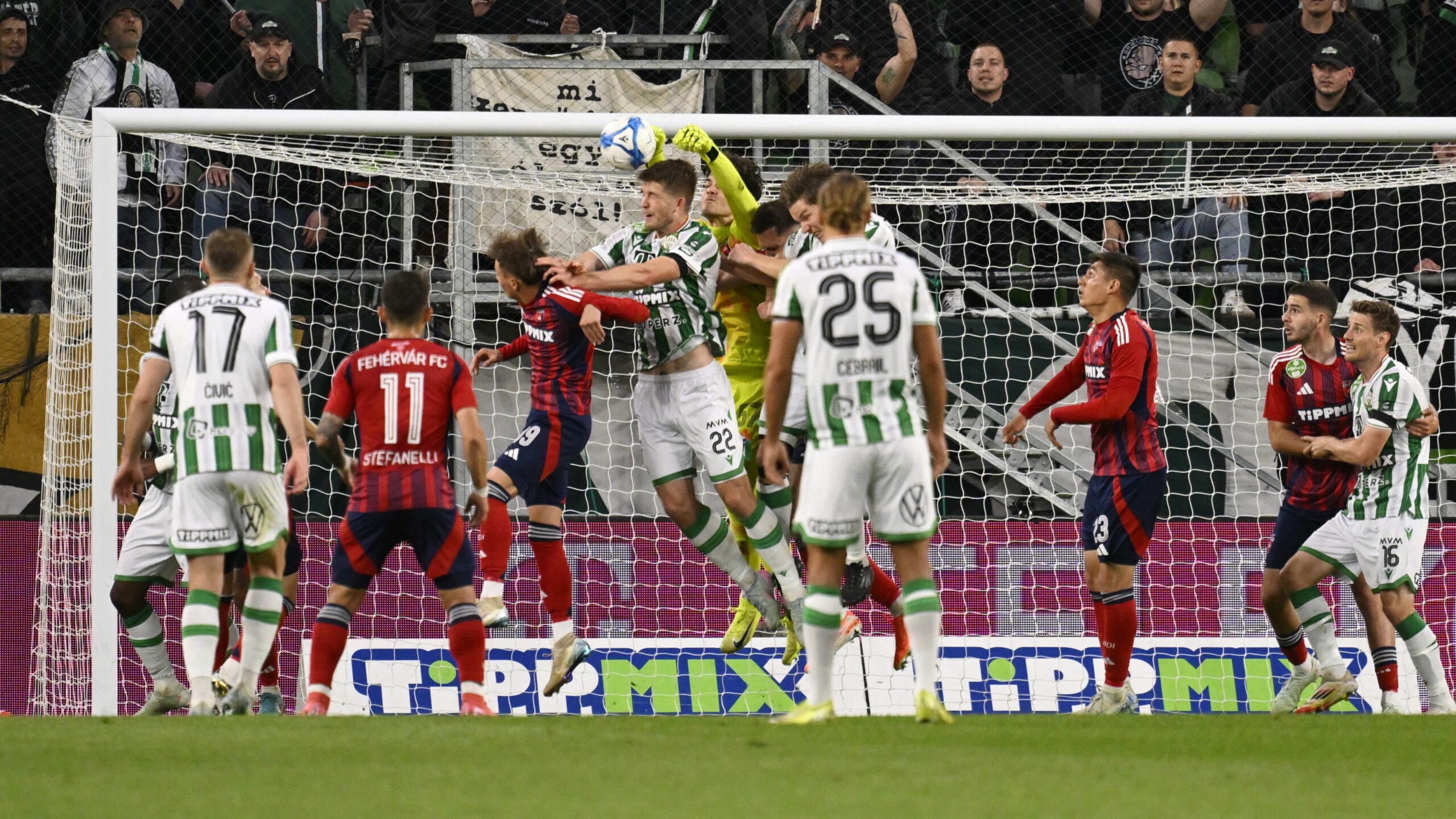 Egy pontra a Ferencváros a bajnoki aranyéremtől